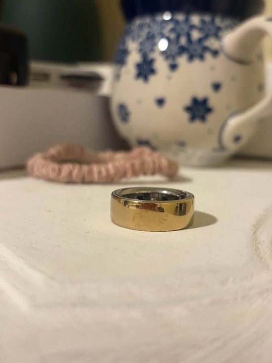 Oura Ring 4 Gold Gen 4 - Picture 4 of 4